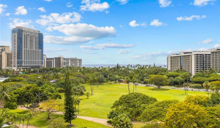 2045 Kalakaua Avenue,Honolulu,Hawaii,96815,1 Bedroom Bedrooms,1 BathroomBathrooms,Condo/Townhouse,Kalakaua,7,17952376