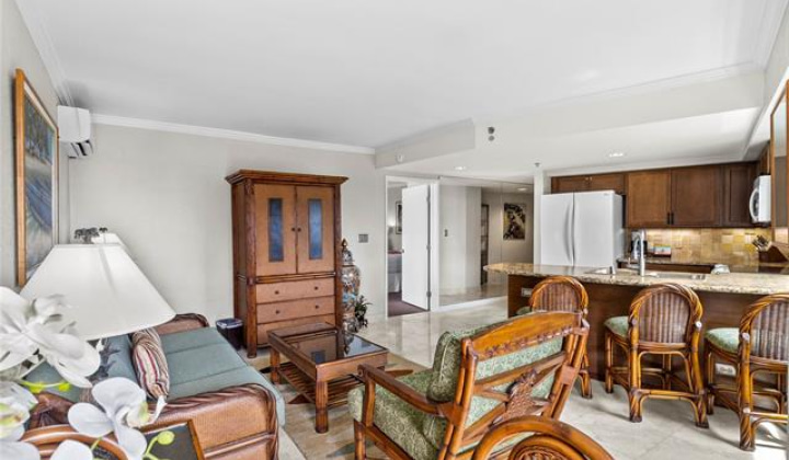 2045 Kalakaua Avenue,Honolulu,Hawaii,96815,1 Bedroom Bedrooms,1 BathroomBathrooms,Condo/Townhouse,Kalakaua,7,17952376