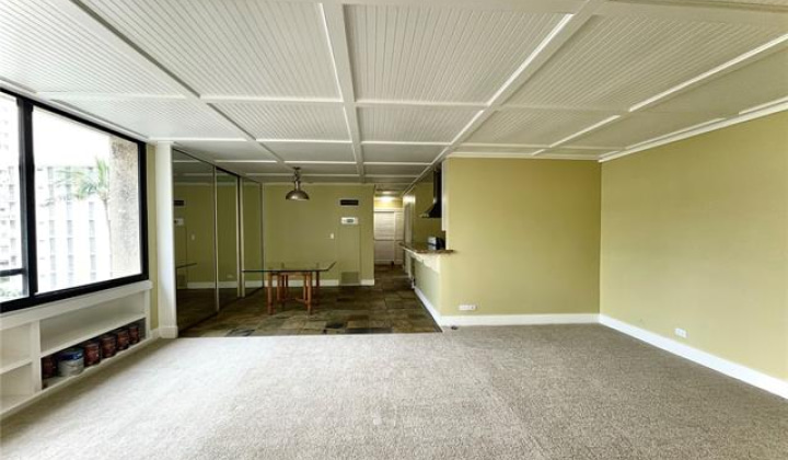 2215 Aloha Drive,Honolulu,Hawaii,96815,2 Bedrooms Bedrooms,2 BathroomsBathrooms,Condo/Townhouse,Aloha,7,17953286