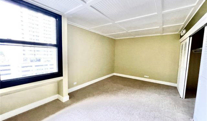 2215 Aloha Drive,Honolulu,Hawaii,96815,2 Bedrooms Bedrooms,2 BathroomsBathrooms,Condo/Townhouse,Aloha,7,17953286