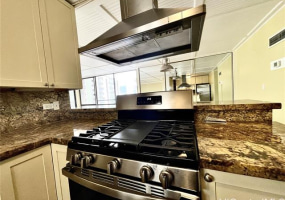 2215 Aloha Drive,Honolulu,Hawaii,96815,2 Bedrooms Bedrooms,2 BathroomsBathrooms,Condo/Townhouse,Aloha,7,17953286
