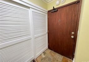 2215 Aloha Drive,Honolulu,Hawaii,96815,2 Bedrooms Bedrooms,2 BathroomsBathrooms,Condo/Townhouse,Aloha,7,17953286