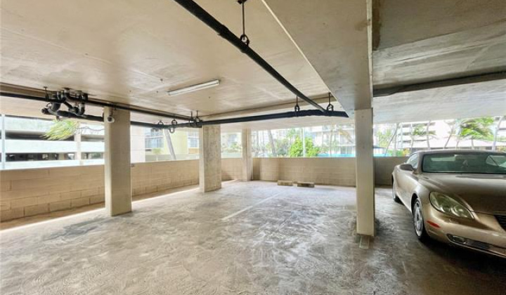 2215 Aloha Drive,Honolulu,Hawaii,96815,2 Bedrooms Bedrooms,2 BathroomsBathrooms,Condo/Townhouse,Aloha,7,17953286