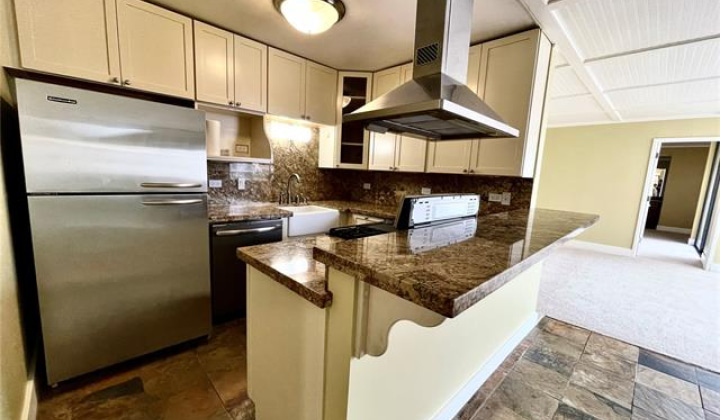 2215 Aloha Drive,Honolulu,Hawaii,96815,2 Bedrooms Bedrooms,2 BathroomsBathrooms,Condo/Townhouse,Aloha,7,17953286