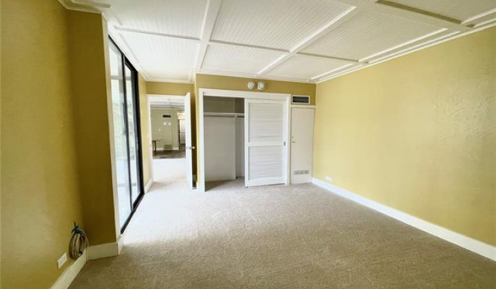 2215 Aloha Drive,Honolulu,Hawaii,96815,2 Bedrooms Bedrooms,2 BathroomsBathrooms,Condo/Townhouse,Aloha,7,17953286