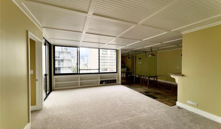 2215 Aloha Drive,Honolulu,Hawaii,96815,2 Bedrooms Bedrooms,2 BathroomsBathrooms,Condo/Townhouse,Aloha,7,17953286