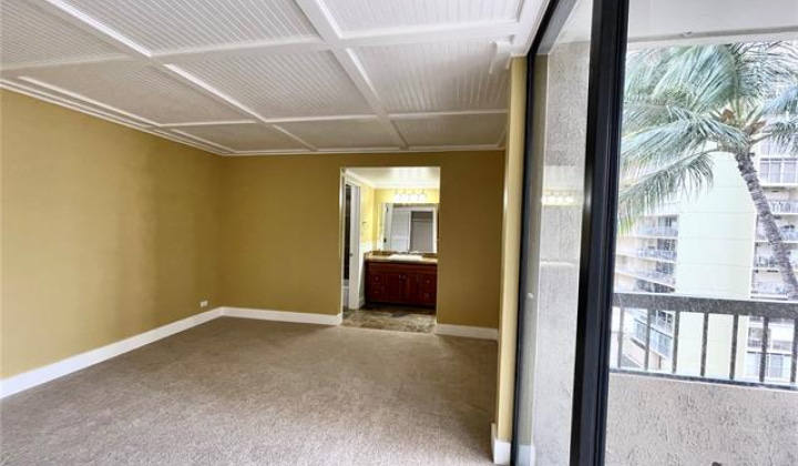 2215 Aloha Drive,Honolulu,Hawaii,96815,2 Bedrooms Bedrooms,2 BathroomsBathrooms,Condo/Townhouse,Aloha,7,17953286