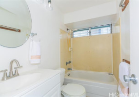 445 Kaiolu Street,Honolulu,Hawaii,96815,1 Bedroom Bedrooms,1 BathroomBathrooms,Condo/Townhouse,Kaiolu,6,17582086