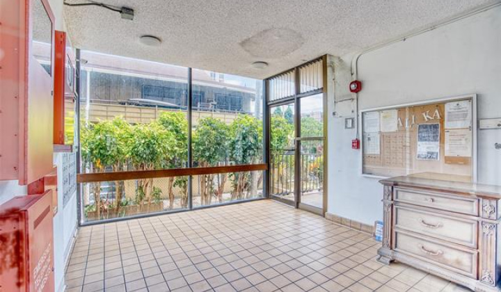 1414 Alexander Street,Honolulu,Hawaii,96822,1 Bedroom Bedrooms,1 BathroomBathrooms,Condo/Townhouse,Alexander,10,17954610