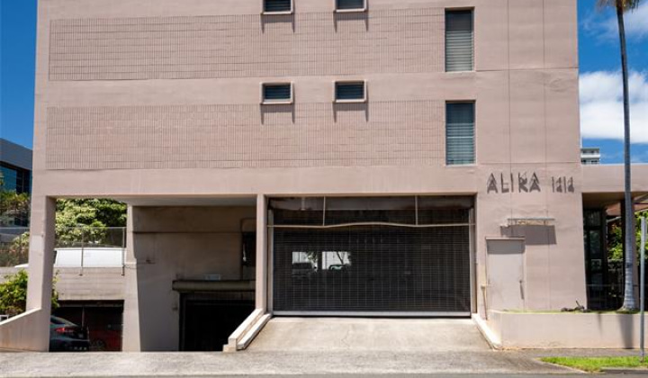 1414 Alexander Street,Honolulu,Hawaii,96822,1 Bedroom Bedrooms,1 BathroomBathrooms,Condo/Townhouse,Alexander,10,17954610