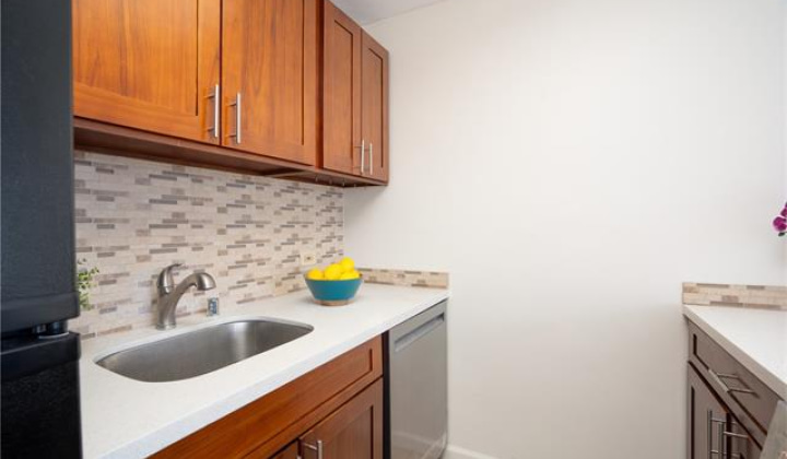 1414 Alexander Street,Honolulu,Hawaii,96822,1 Bedroom Bedrooms,1 BathroomBathrooms,Condo/Townhouse,Alexander,10,17954610
