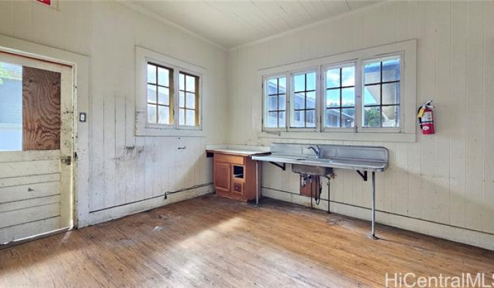1727 Nuuanu Avenue,Honolulu,Hawaii,96817,8 ベッドルーム ベッドルーム,3 バスルームバスルーム,一戸建て,Nuuanu,19123774