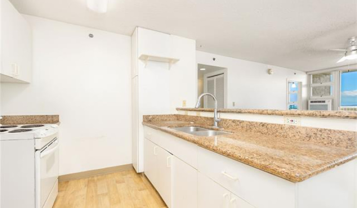 215 King Street,Honolulu,Hawaii,96817,2 Bedrooms Bedrooms,2 BathroomsBathrooms,Condo/Townhouse,King,15,19145608