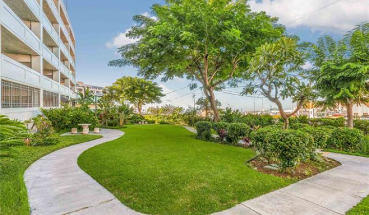 215 King Street,Honolulu,Hawaii,96817,2 Bedrooms Bedrooms,2 BathroomsBathrooms,Condo/Townhouse,King,15,19145608