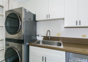 2233 Ala Wai Boulevard,Honolulu,Hawaii,96815,2 Bedrooms Bedrooms,2 BathroomsBathrooms,Condo/Townhouse,Ala Wai,5,17960535