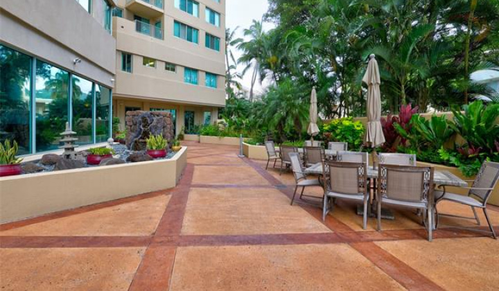 1314 Kalakaua Avenue,Honolulu,Hawaii,96826,2 Bedrooms Bedrooms,2 BathroomsBathrooms,Condo/Townhouse,Kalakaua,9,19127055