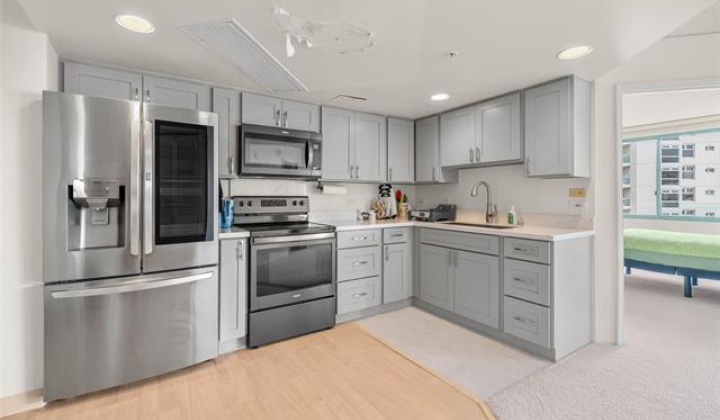 1314 Kalakaua Avenue,Honolulu,Hawaii,96826,2 Bedrooms Bedrooms,2 BathroomsBathrooms,Condo/Townhouse,Kalakaua,9,19127055