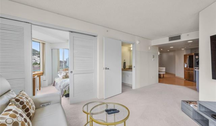 1314 Kalakaua Avenue,Honolulu,Hawaii,96826,2 Bedrooms Bedrooms,2 BathroomsBathrooms,Condo/Townhouse,Kalakaua,9,19127055