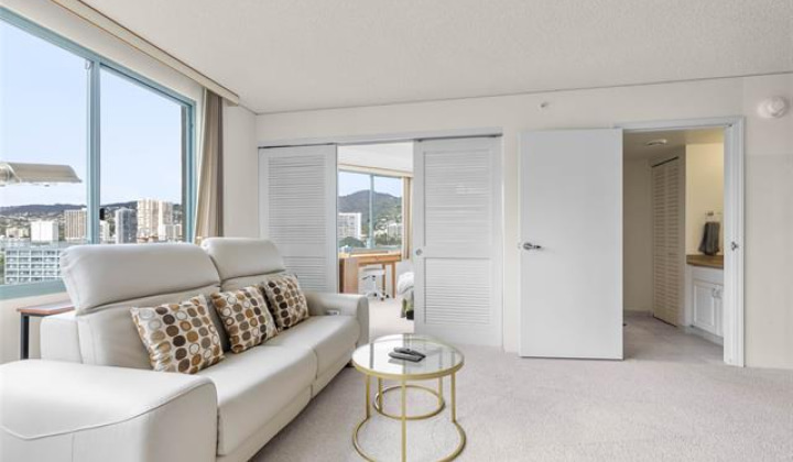 1314 Kalakaua Avenue,Honolulu,Hawaii,96826,2 Bedrooms Bedrooms,2 BathroomsBathrooms,Condo/Townhouse,Kalakaua,9,19127055