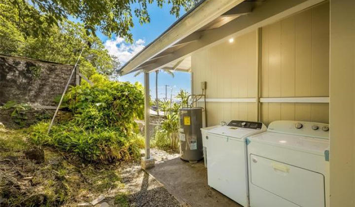 3063 Woolsey Place,Honolulu,Hawaii,96822,3 Bedrooms Bedrooms,1 BathroomBathrooms,Single family,Woolsey,17962446