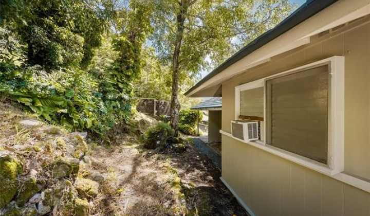3063 Woolsey Place,Honolulu,Hawaii,96822,3 Bedrooms Bedrooms,1 BathroomBathrooms,Single family,Woolsey,17962446