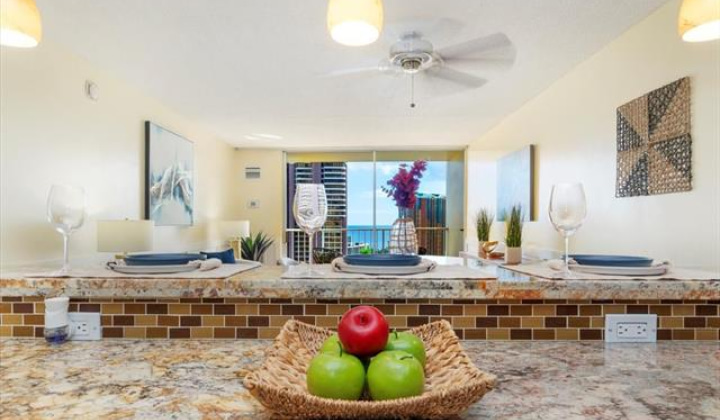 400 Hobron Lane,Honolulu,Hawaii,96815,1 Bedroom Bedrooms,1 BathroomBathrooms,Condo/Townhouse,Hobron,30,18435872
