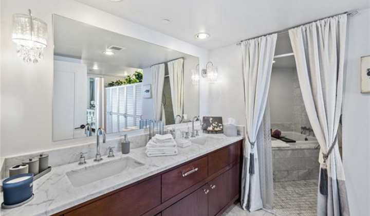223 Saratoga Road,Honolulu,Hawaii,96815,3 Bedrooms Bedrooms,3 BathroomsBathrooms,Condo/Townhouse,Saratoga,27,18436048