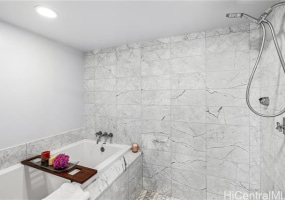 223 Saratoga Road,Honolulu,Hawaii,96815,3 Bedrooms Bedrooms,3 BathroomsBathrooms,Condo/Townhouse,Saratoga,27,18436048