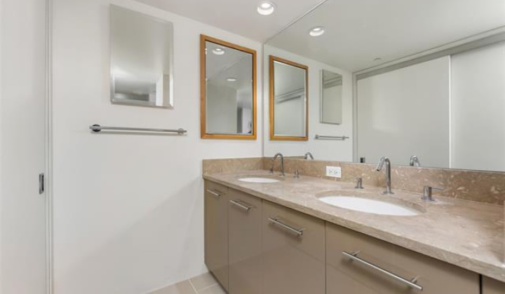 1200 Queen Emma Street,Honolulu,Hawaii,96813,2 Bedrooms Bedrooms,1 BathroomBathrooms,Condo/Townhouse,Queen Emma,19,17968926