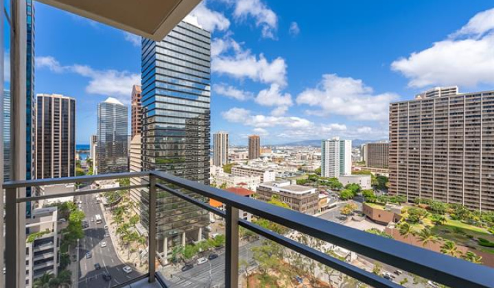 1200 Queen Emma Street,Honolulu,Hawaii,96813,2 Bedrooms Bedrooms,1 BathroomBathrooms,Condo/Townhouse,Queen Emma,19,17968926
