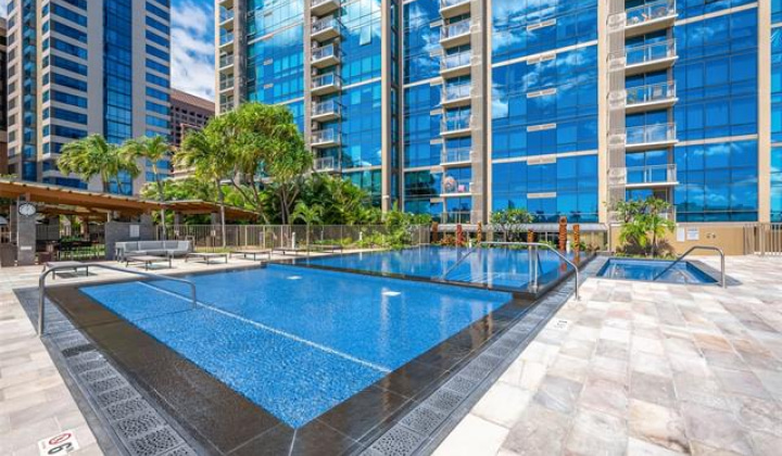 1200 Queen Emma Street,Honolulu,Hawaii,96813,2 Bedrooms Bedrooms,1 BathroomBathrooms,Condo/Townhouse,Queen Emma,19,17968926