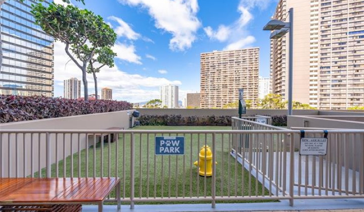 1200 Queen Emma Street,Honolulu,Hawaii,96813,2 Bedrooms Bedrooms,1 BathroomBathrooms,Condo/Townhouse,Queen Emma,19,17968926