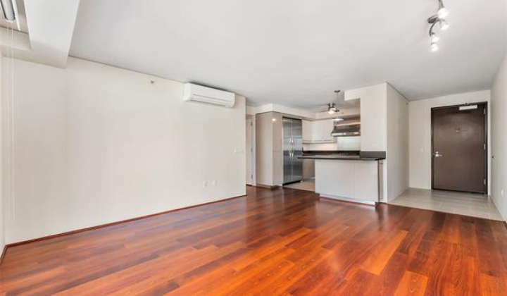 1200 Queen Emma Street,Honolulu,Hawaii,96813,2 Bedrooms Bedrooms,1 BathroomBathrooms,Condo/Townhouse,Queen Emma,19,17968926