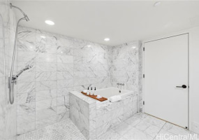 223 Saratoga Road,Honolulu,Hawaii,96815,1 Bedroom Bedrooms,1 BathroomBathrooms,Condo/Townhouse,Saratoga,19,17972556