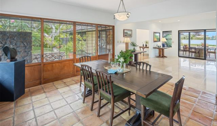 5949 C Kalanianaole Highway,Honolulu,Hawaii,96821,3 ベッドルーム ベッドルーム,3 バスルームバスルーム,一戸建て,Kalanianaole,17985050