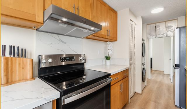 2724 Kahoaloha Lane,Honolulu,Hawaii,96826,2 Bedrooms Bedrooms,2 BathroomsBathrooms,Condo/Townhouse,Kahoaloha,10,17985369