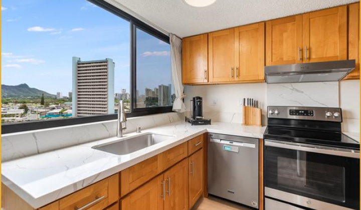 2724 Kahoaloha Lane,Honolulu,Hawaii,96826,2 Bedrooms Bedrooms,2 BathroomsBathrooms,Condo/Townhouse,Kahoaloha,10,17985369