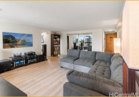 2724 Kahoaloha Lane,Honolulu,Hawaii,96826,2 Bedrooms Bedrooms,2 BathroomsBathrooms,Condo/Townhouse,Kahoaloha,10,17985369