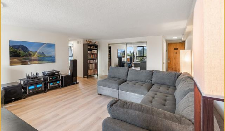 2724 Kahoaloha Lane,Honolulu,Hawaii,96826,2 Bedrooms Bedrooms,2 BathroomsBathrooms,Condo/Townhouse,Kahoaloha,10,17985369
