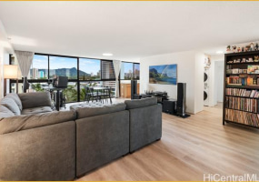 2724 Kahoaloha Lane,Honolulu,Hawaii,96826,2 Bedrooms Bedrooms,2 BathroomsBathrooms,Condo/Townhouse,Kahoaloha,10,17985369