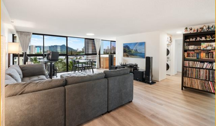 2724 Kahoaloha Lane,Honolulu,Hawaii,96826,2 Bedrooms Bedrooms,2 BathroomsBathrooms,Condo/Townhouse,Kahoaloha,10,17985369