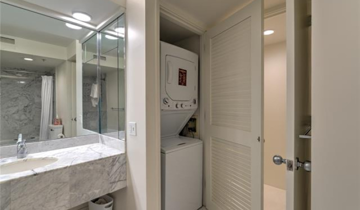 1330 Ala Moana Boulevard,Honolulu,Hawaii,96814,2 Bedrooms Bedrooms,2 BathroomsBathrooms,Condo/Townhouse,Ala Moana,36,19143383