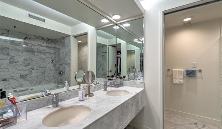 1330 Ala Moana Boulevard,Honolulu,Hawaii,96814,2 Bedrooms Bedrooms,2 BathroomsBathrooms,Condo/Townhouse,Ala Moana,36,19143383