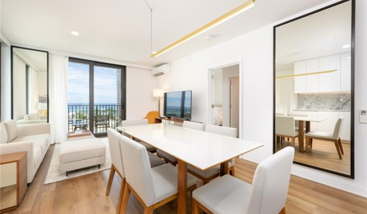 987 Queen Street,Honolulu,Hawaii,96814,2 Bedrooms Bedrooms,2 BathroomsBathrooms,Condo/Townhouse,Queen,12,17988663