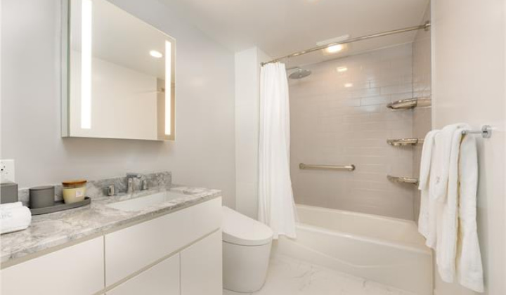 987 Queen Street,Honolulu,Hawaii,96814,2 Bedrooms Bedrooms,2 BathroomsBathrooms,Condo/Townhouse,Queen,12,17988663