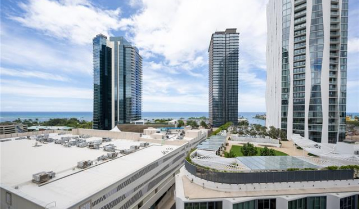 987 Queen Street,Honolulu,Hawaii,96814,2 Bedrooms Bedrooms,2 BathroomsBathrooms,Condo/Townhouse,Queen,12,17988663