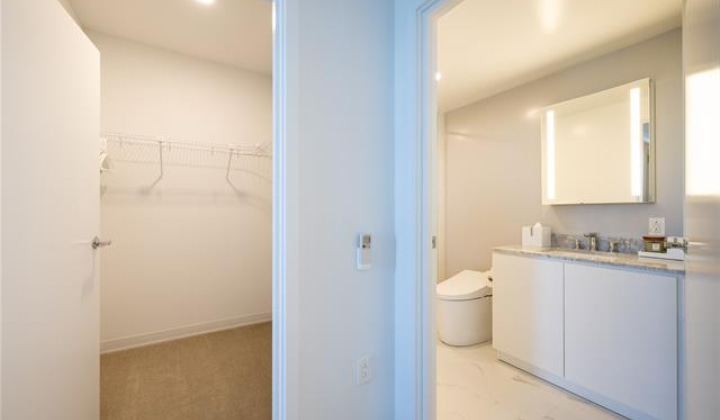 987 Queen Street,Honolulu,Hawaii,96814,2 Bedrooms Bedrooms,2 BathroomsBathrooms,Condo/Townhouse,Queen,12,17988663