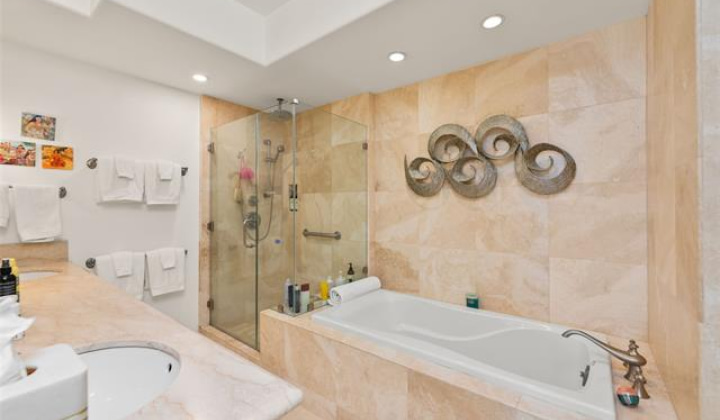 4999 Kahala Avenue,Honolulu,Hawaii,96816,3 Bedrooms Bedrooms,3 BathroomsBathrooms,Condo/Townhouse,Kahala,3,17989855