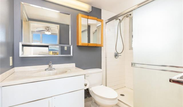 215 King Street,Honolulu,Hawaii,96817,2 Bedrooms Bedrooms,2 BathroomsBathrooms,Condo/Townhouse,King,15,19145608