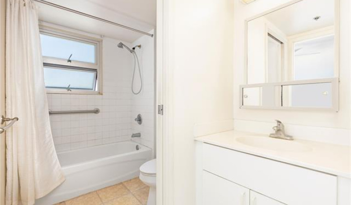 215 King Street,Honolulu,Hawaii,96817,2 Bedrooms Bedrooms,2 BathroomsBathrooms,Condo/Townhouse,King,15,19145608